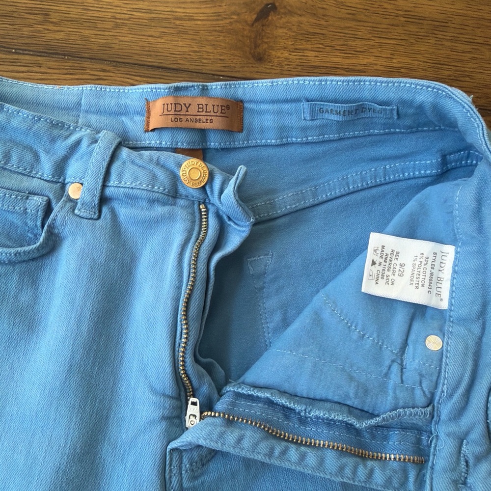 Judy Blue Light Blue Cropped Jeans with Frayed Hem - Picture 2 of 3